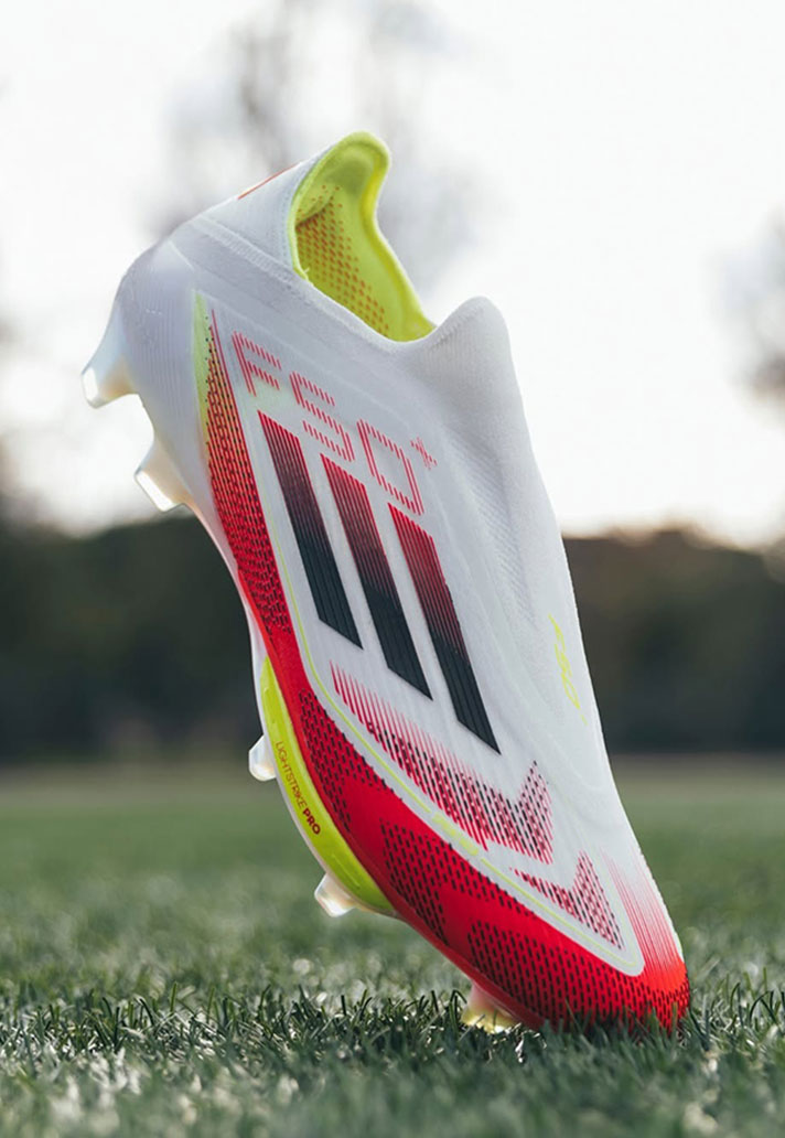 kopačky adidas F50 z edice Pure Victory