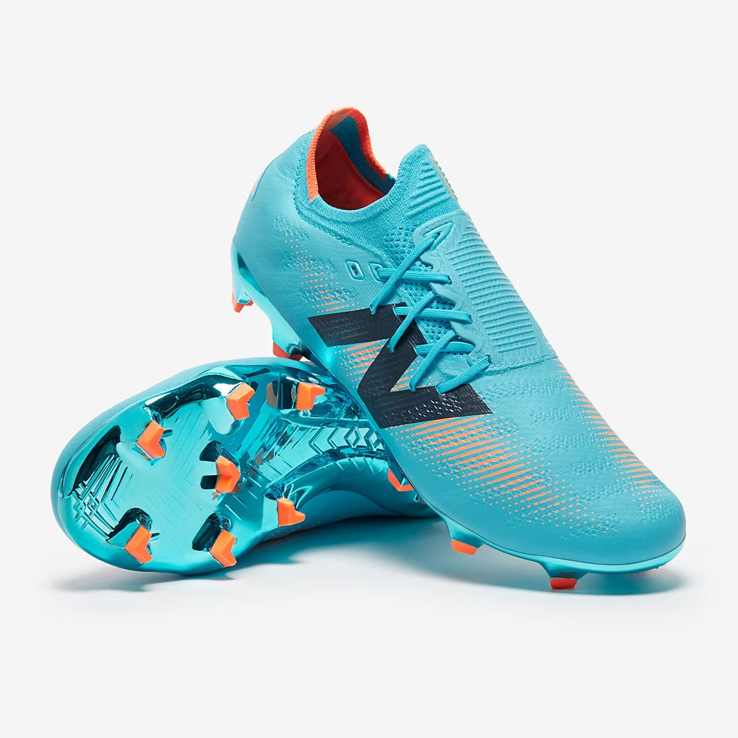 starší generace kopaček New Balance Furon V7+ Pro