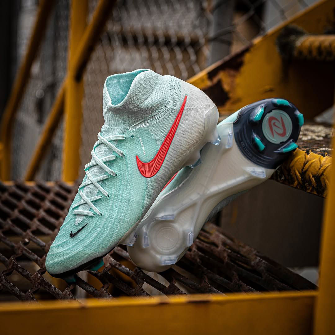 Nike Phantom Luna 2 Mad Energy Pack