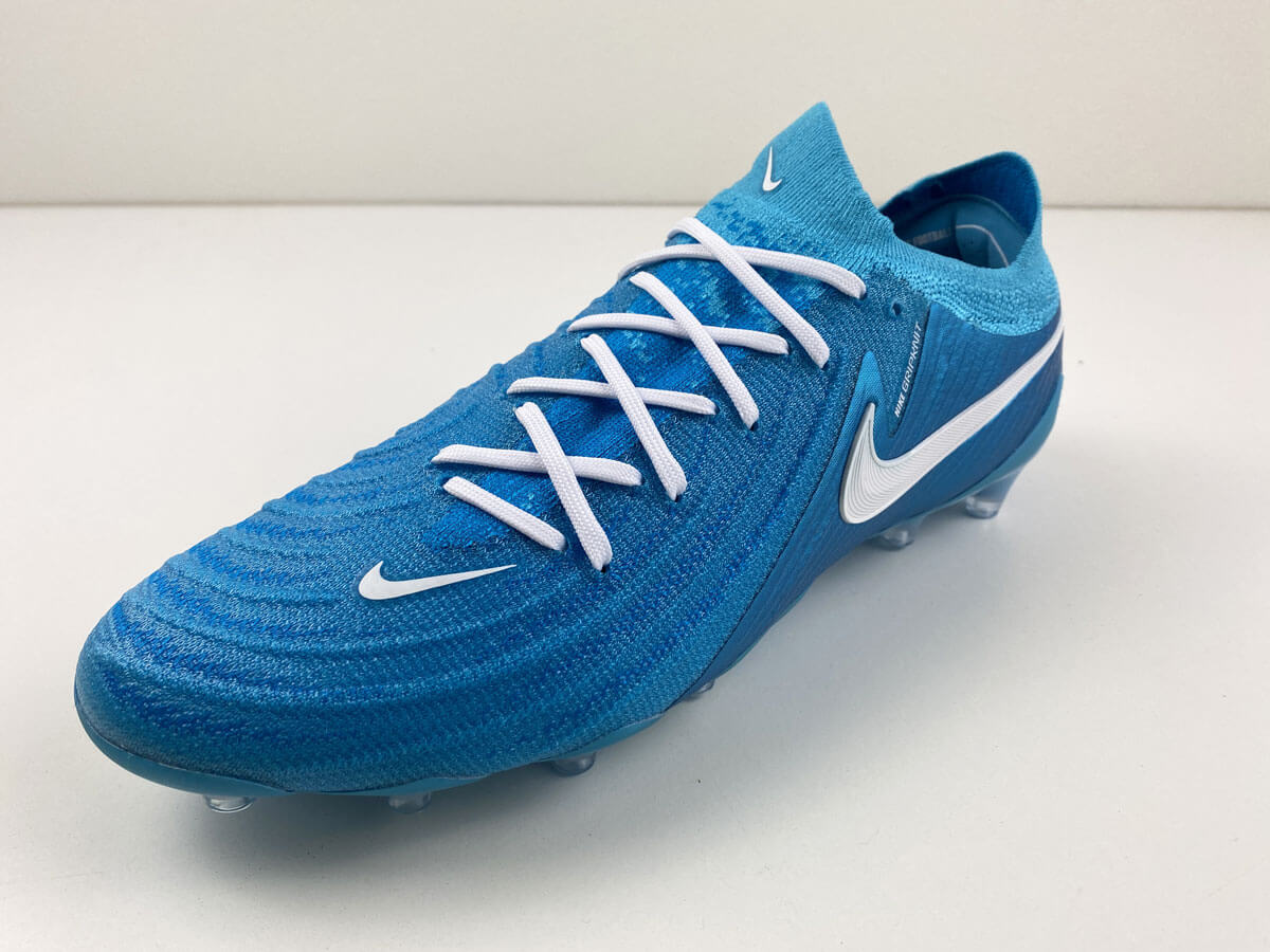 bile-tkanicky-do-kopacek-3 Bílé tkaničky do kopaček Nike Phantom