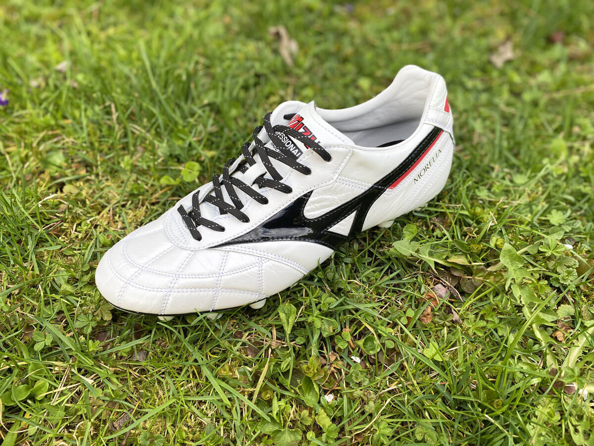 tkanicky-do-kopacek-cerne-reflexni-4 Černé tkaničky do kopaček s reflexní páskou