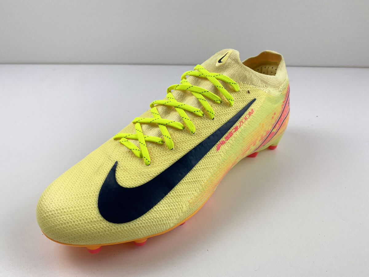 tkanicky-do-kopacek-zlute-reflexni-4 Tkaničky do kopaček Nike Mercurial žluté s reflexní páskou