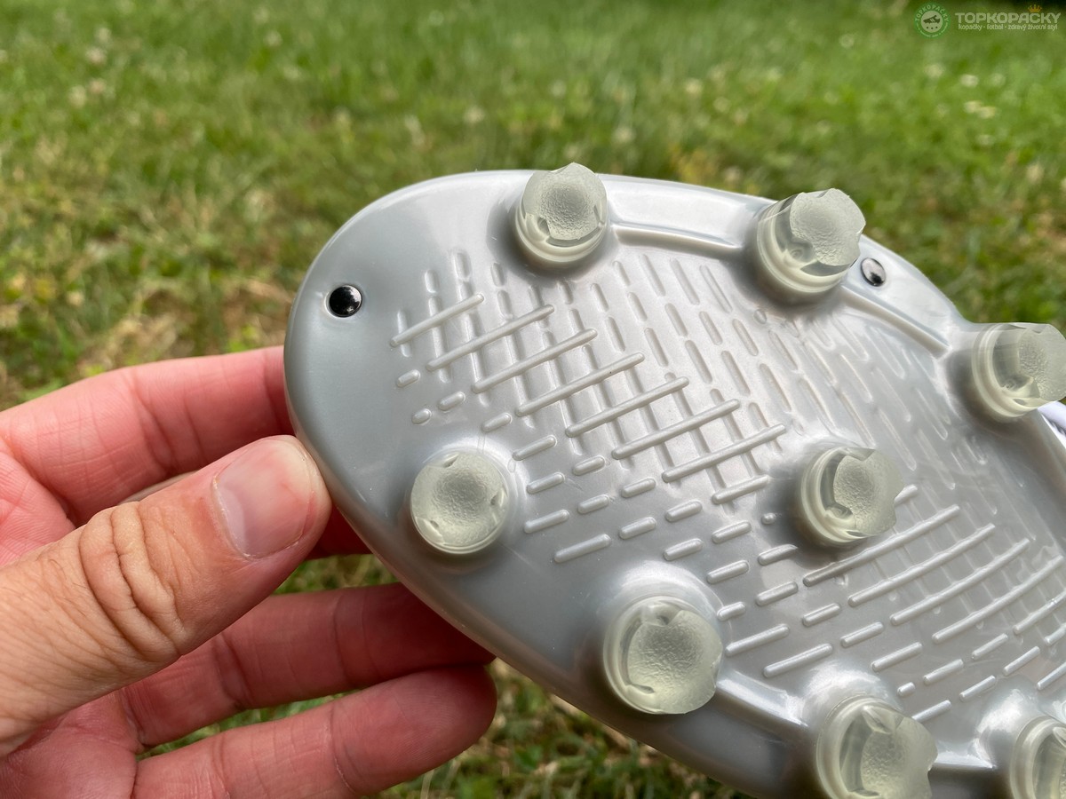 kozene-kopacky-104 Asics DS Lite X-Fly 5 podrážka