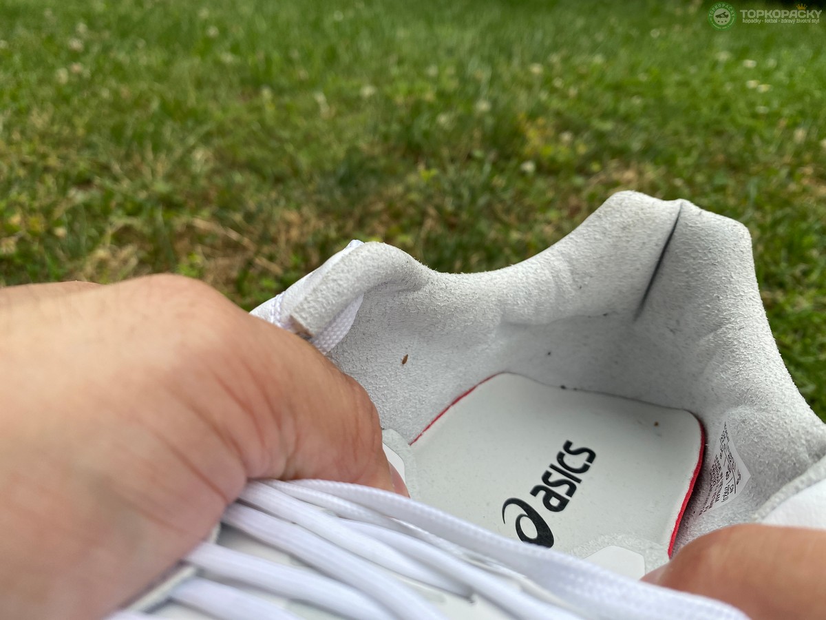 kozene-kopacky-106 Asics DS Lite X-Fly 5 oblast paty uvnitř