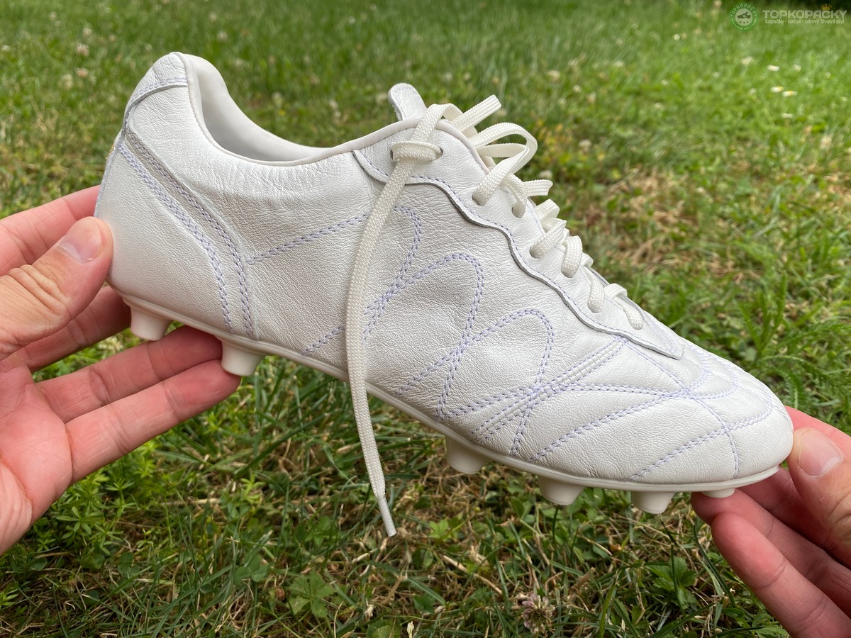 kozene-kopacky-110 kožené kopačky Adler Yatagarashu