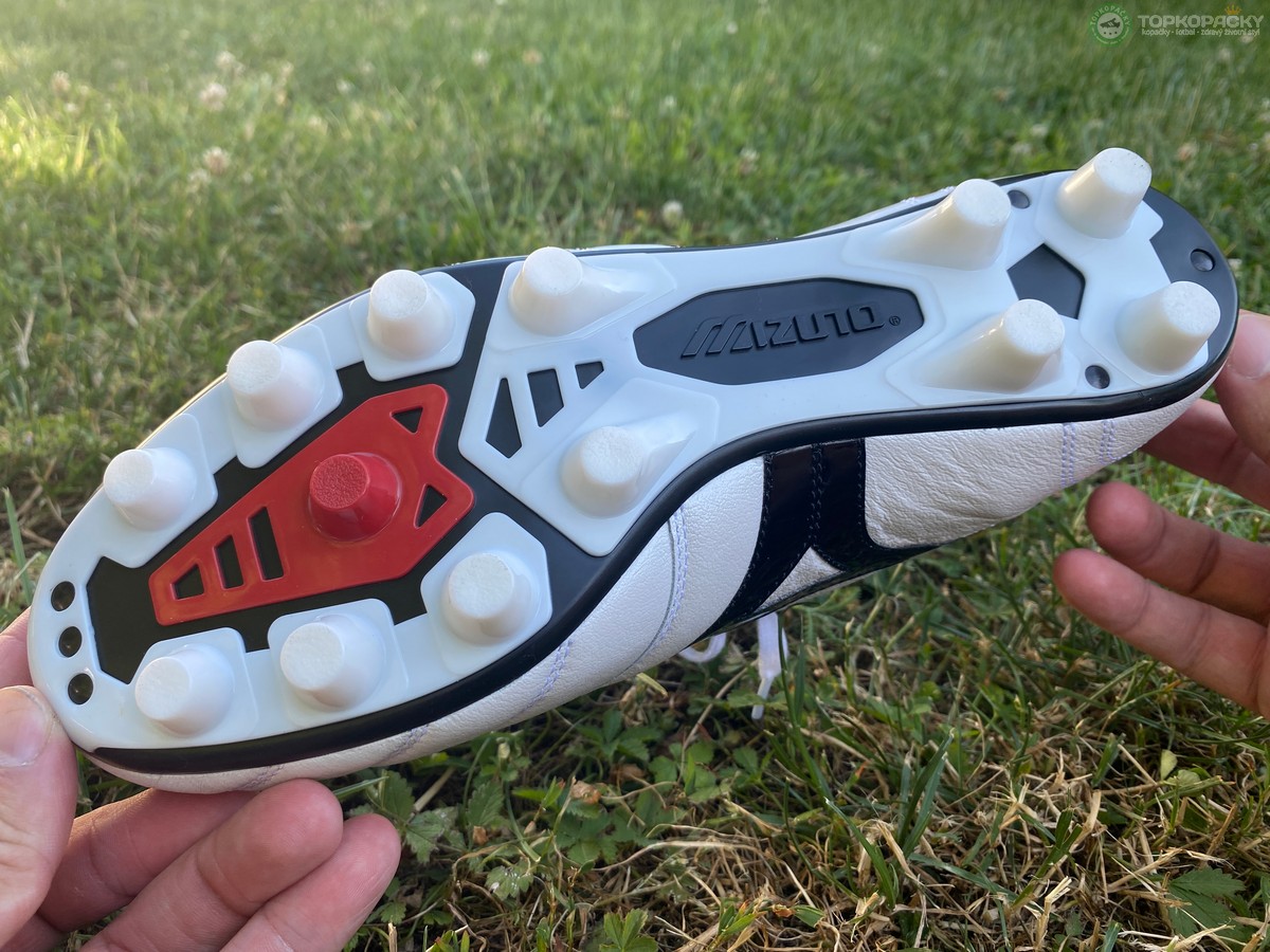 kozene-kopacky-71 Kožené kopačky Mizuno Morelia II Made in Japan podrážka