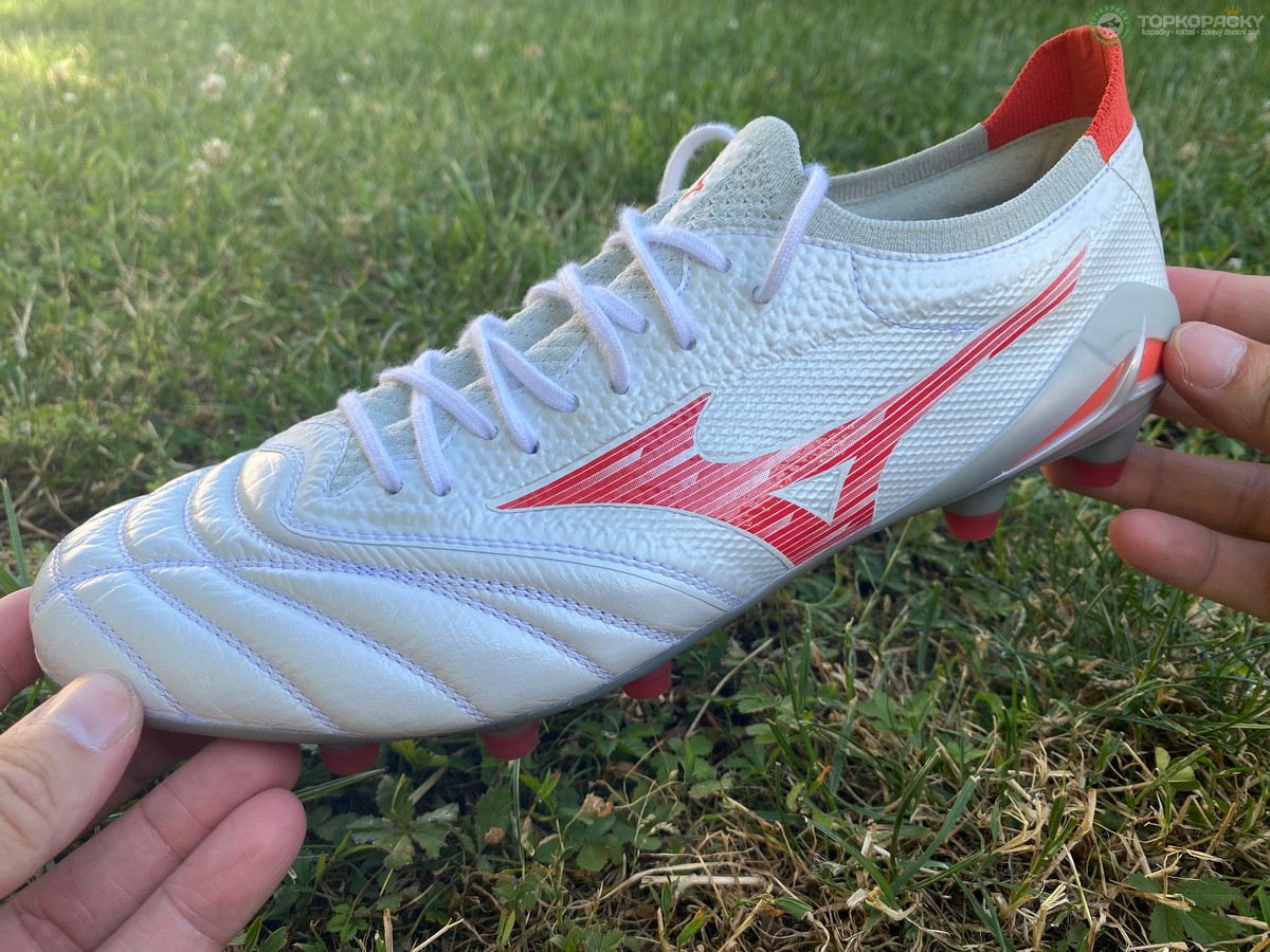 kozene-kopacky-93 Kožené kopačky Mizuno Morelia Neo IV Elite