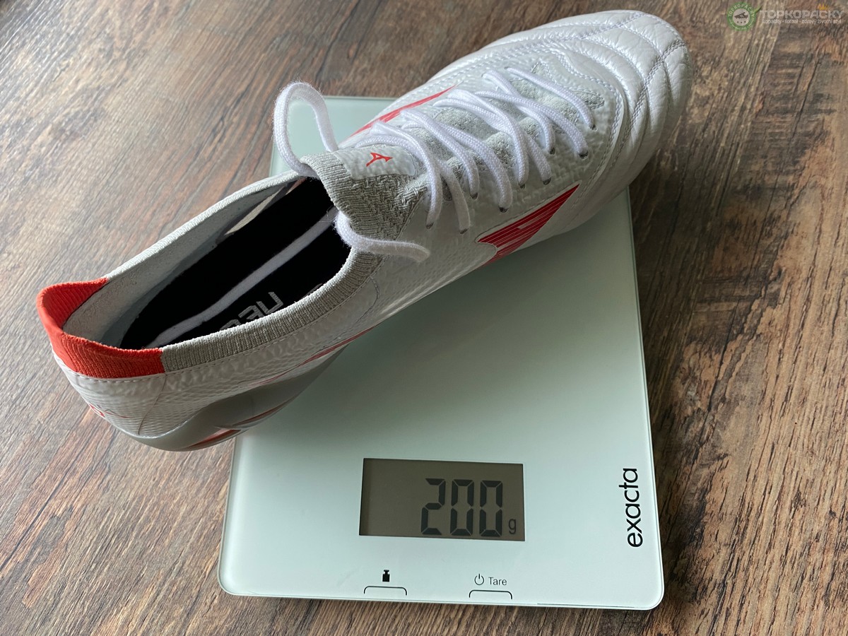 kozene-kopacky-neo-elite-vaha Mizuno Morelia Neo IV Elite váha